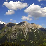 Haus Fischer Lägenhet Pettneu am Arlberg